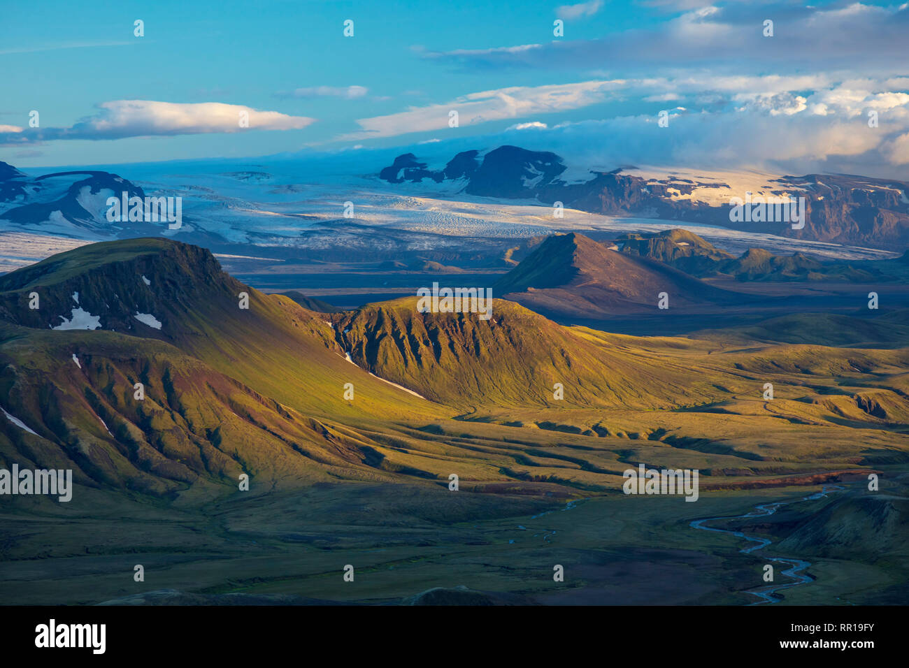 View over the mountains near Alftavatn, from Jokultungur on the Laugavegur hiking trail. Central Highlands, Sudhurland, Iceland. Stock Photo