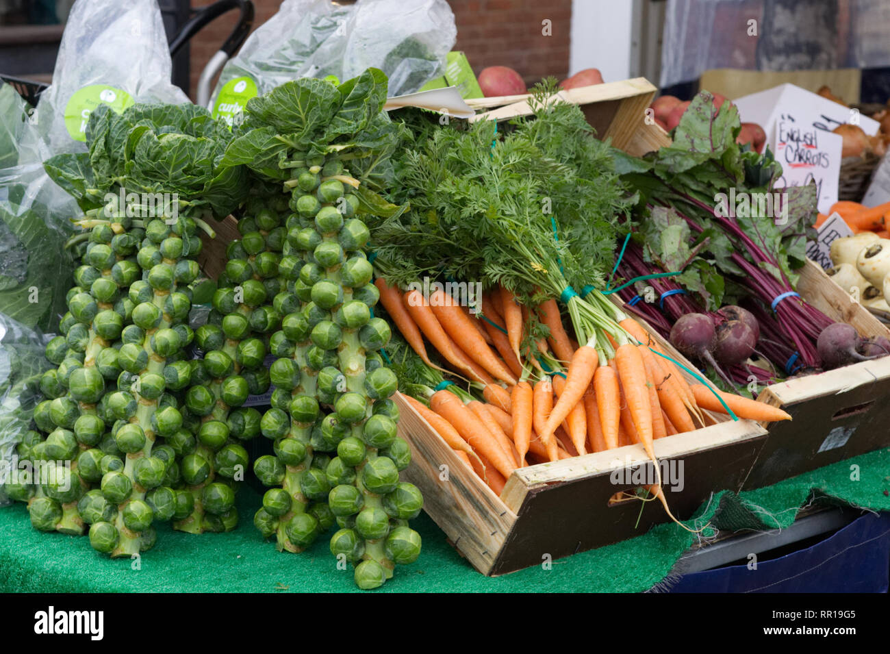 market stall selling fresh veg Stock Photo Alamy