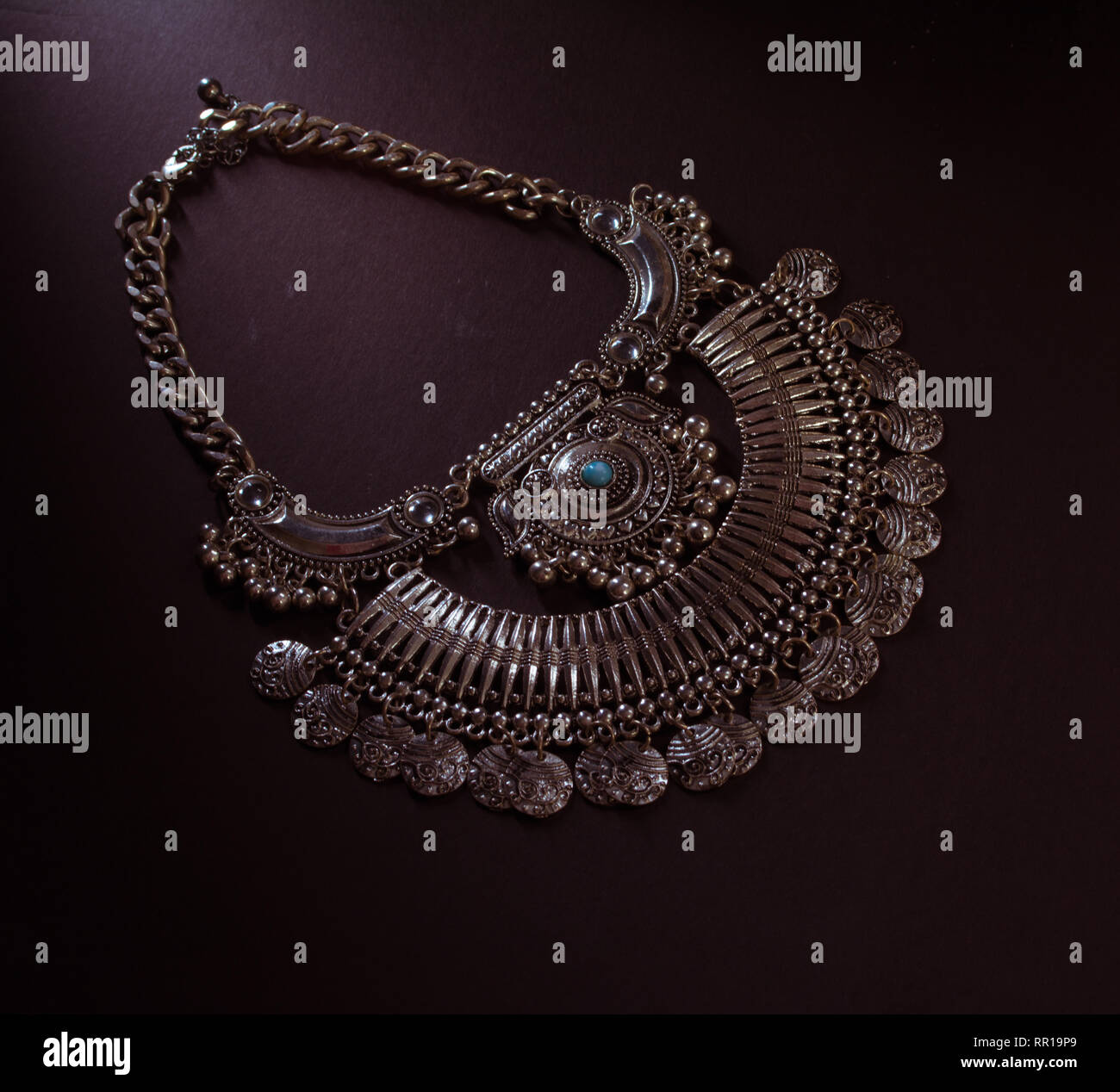 Silver gift jewellery hires stock photography and images Alamy