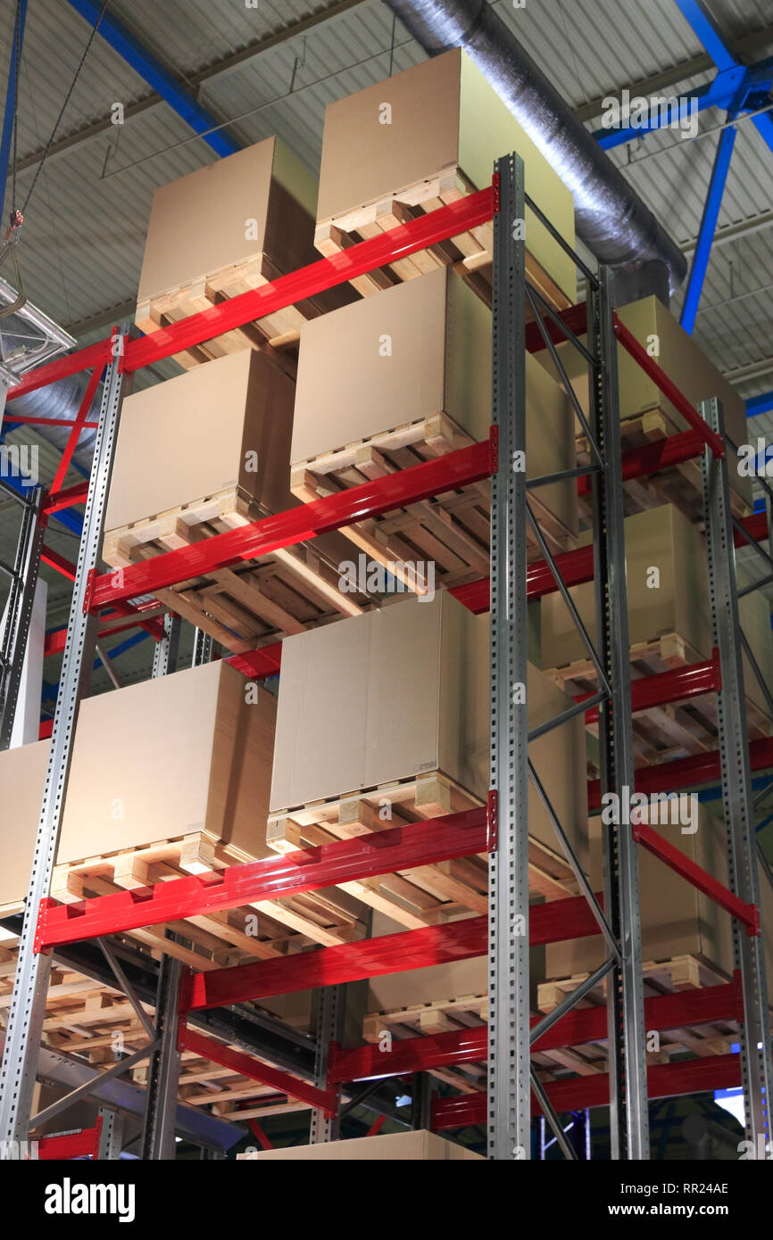 Pallet racks hi res stock photography and images Alamy