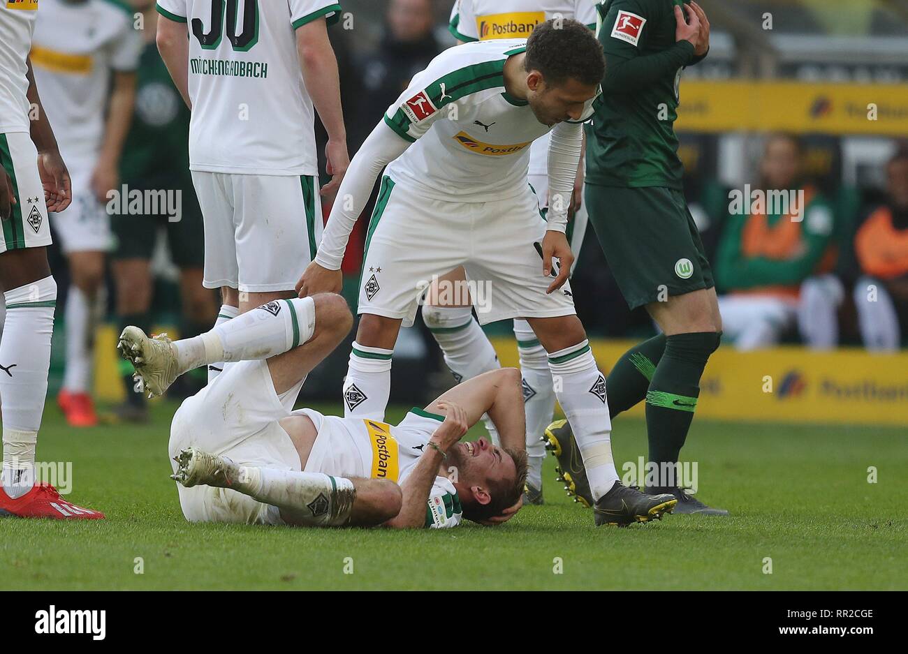 https://c8.alamy.com/comp/RR2CGE/gladbach-deutschland-23rd-feb-2019-firo-23022019-football-2bundesliga-season-20182019-vfl-borussia-monchengladbach-borussia-monchengladbach-gladbach-vfl-wolfsburg-injured-the-ground-christoph-kramer-usage-worldwide-credit-dpaalamy-live-news-RR2CGE.jpg