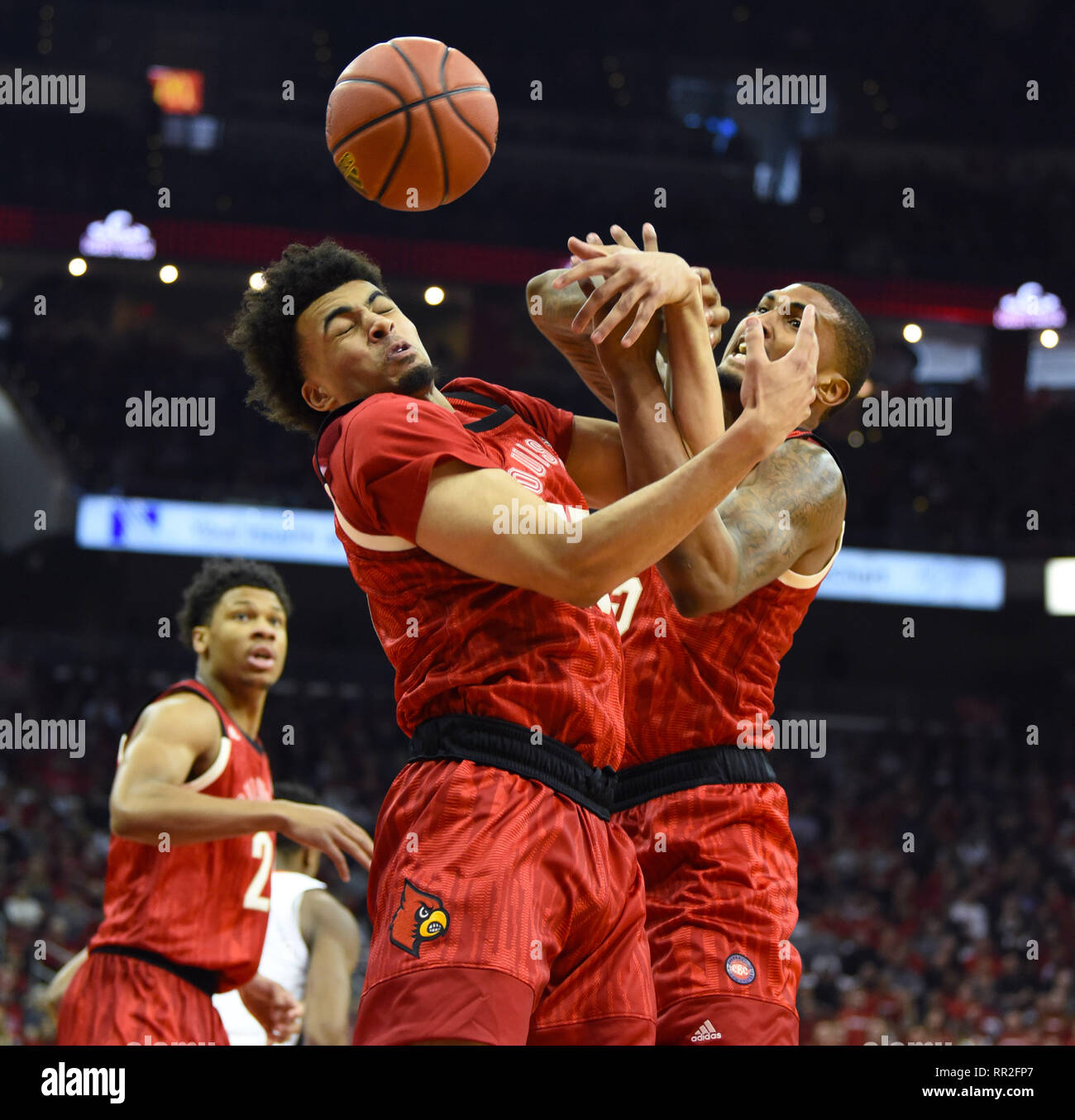 Louisville basketball looks to rebound against Navy at Yum Center