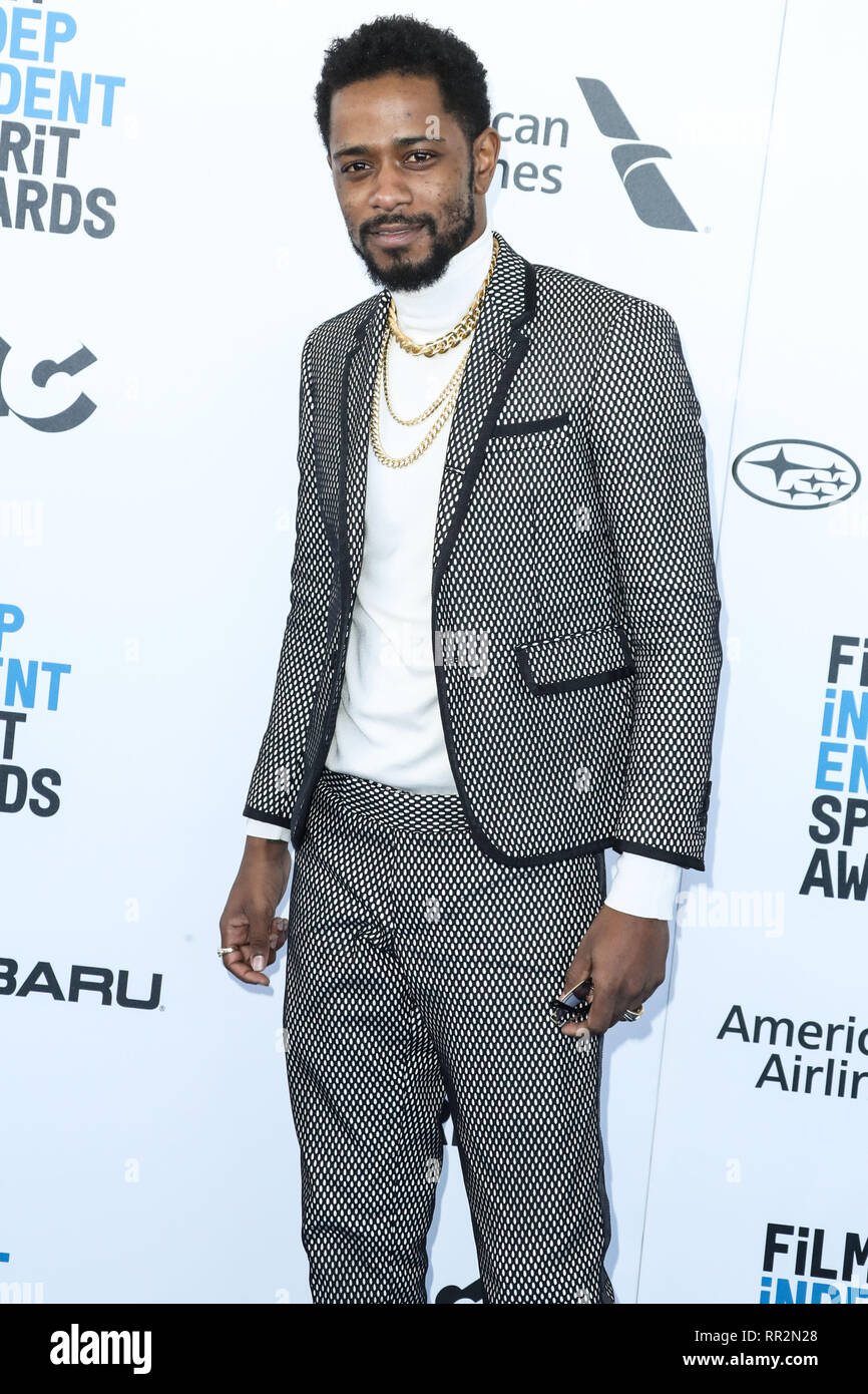 santa monica los angeles ca usa february 23 actor lakeith stanfield wearing karen walker eyewear sunglasses arrives at the 2019 film independent spirit awards held at the santa monica beach on february 23 2019 in santa monica los angeles california united states photo by xavier collinimage press agency RR2N28