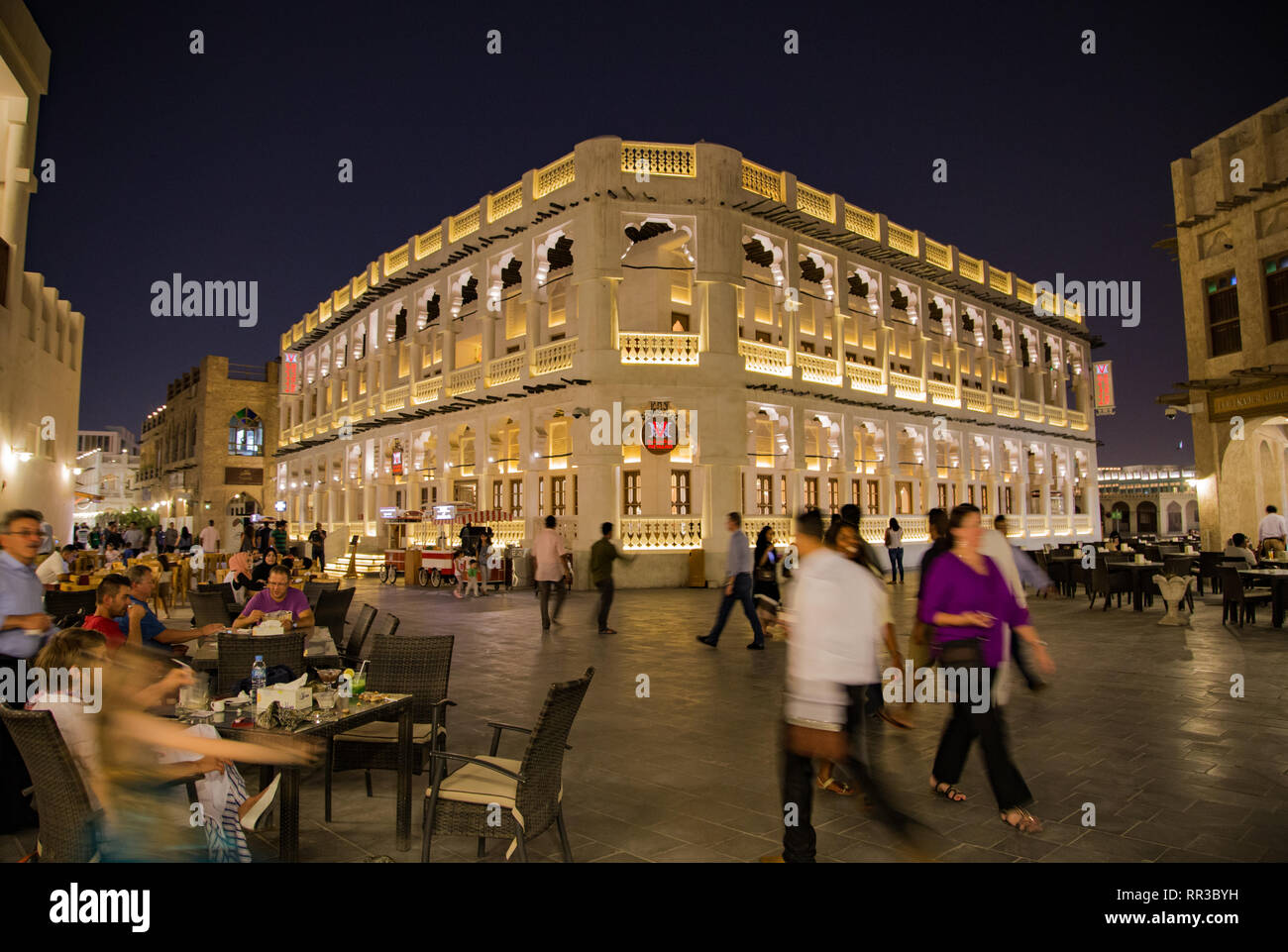 people-seen-at-souq-waqif-at-night-doha-qatar-stock-photo-alamy