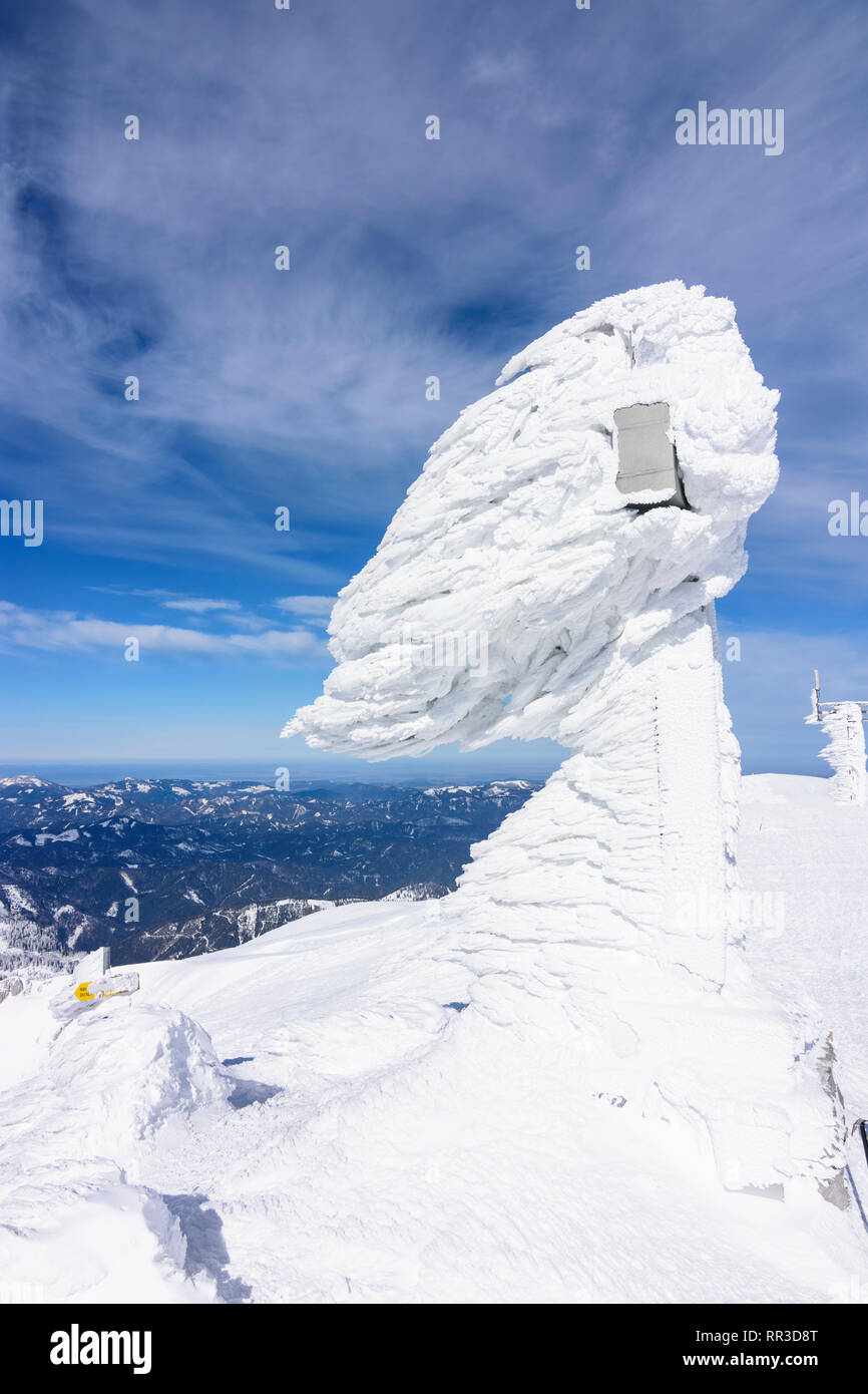 Puchberg am Schneeberg: mountain Schneeberg, summit Klosterwappen, snow covered summit cross in Wiener Alpen, Alps, Niederösterreich, Lower Austria, A Stock Photo