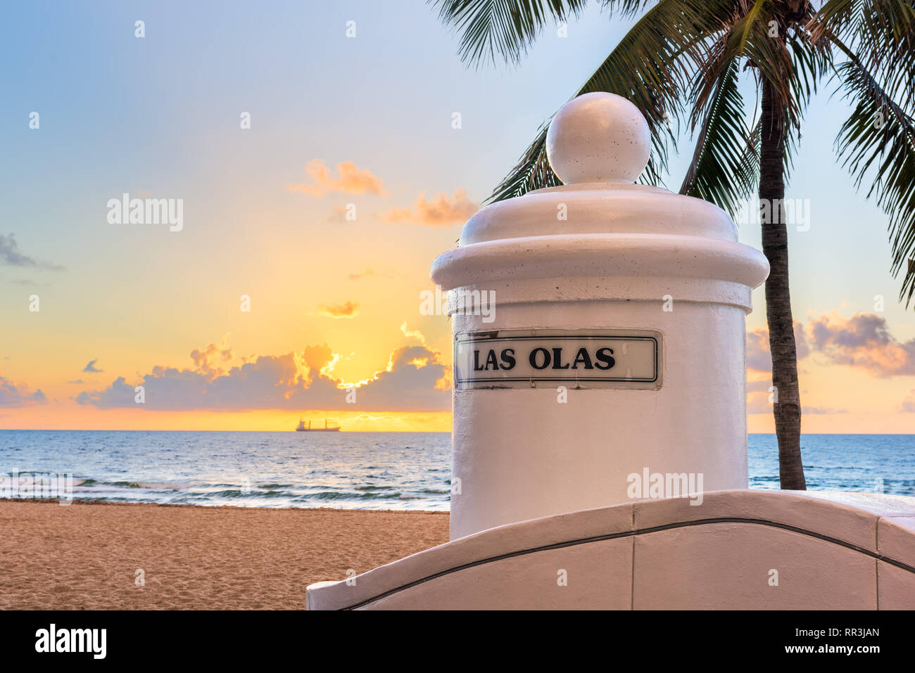 Fort Lauderdale, Florida, USA view of the beach from the end of Las Olas Boulevard. Stock Photo