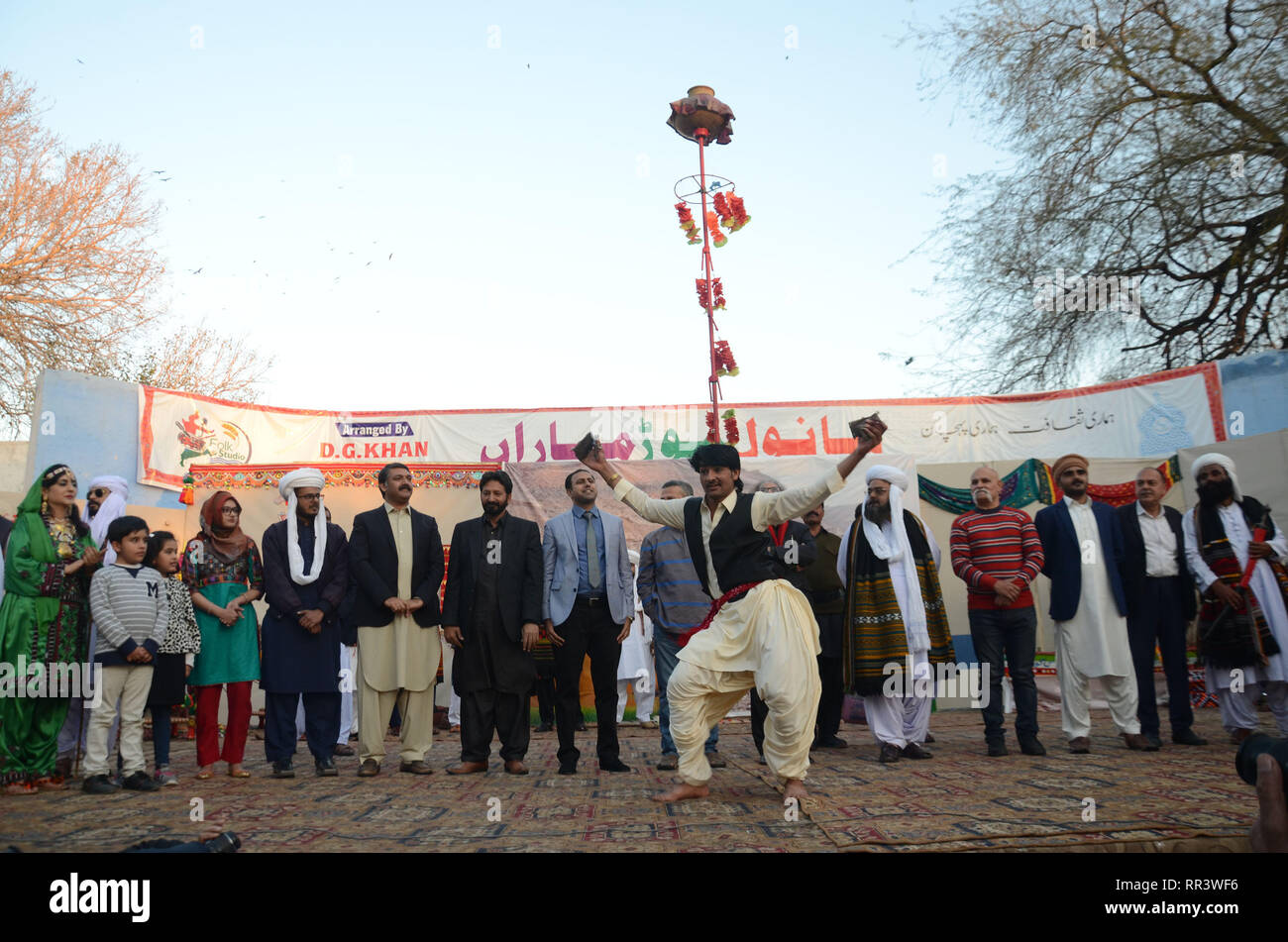 Lahore, Pakistan. 23rd Feb, 2019. Artists from five provinces ...