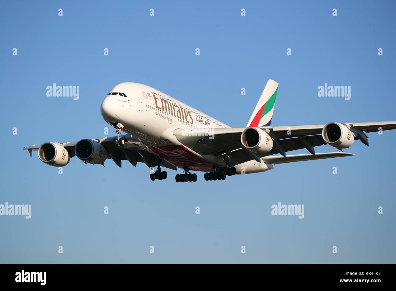 Emirates Airbus A380 A6-EEN landing at Heathrow Airport, UK Stock Photo