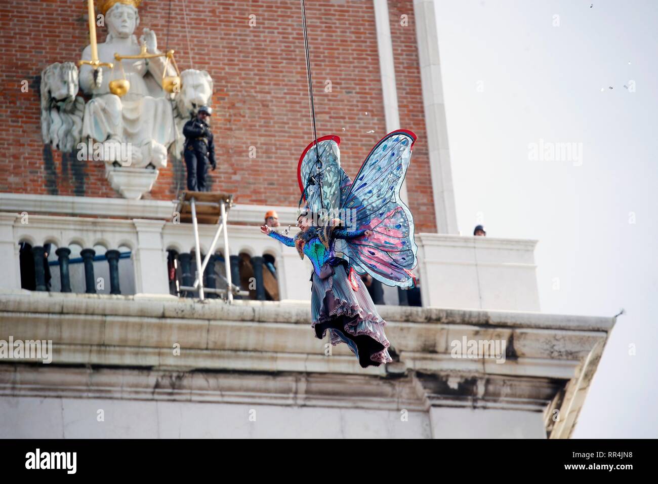 Venice, Italy. 24th February, 2019. Venezia, Italy News Venice Carnival - Angel's flight In the photo: Piazza San Marco, Angel's flight Erika Chia Credit: LaPresse/Alamy Live News Stock Photo