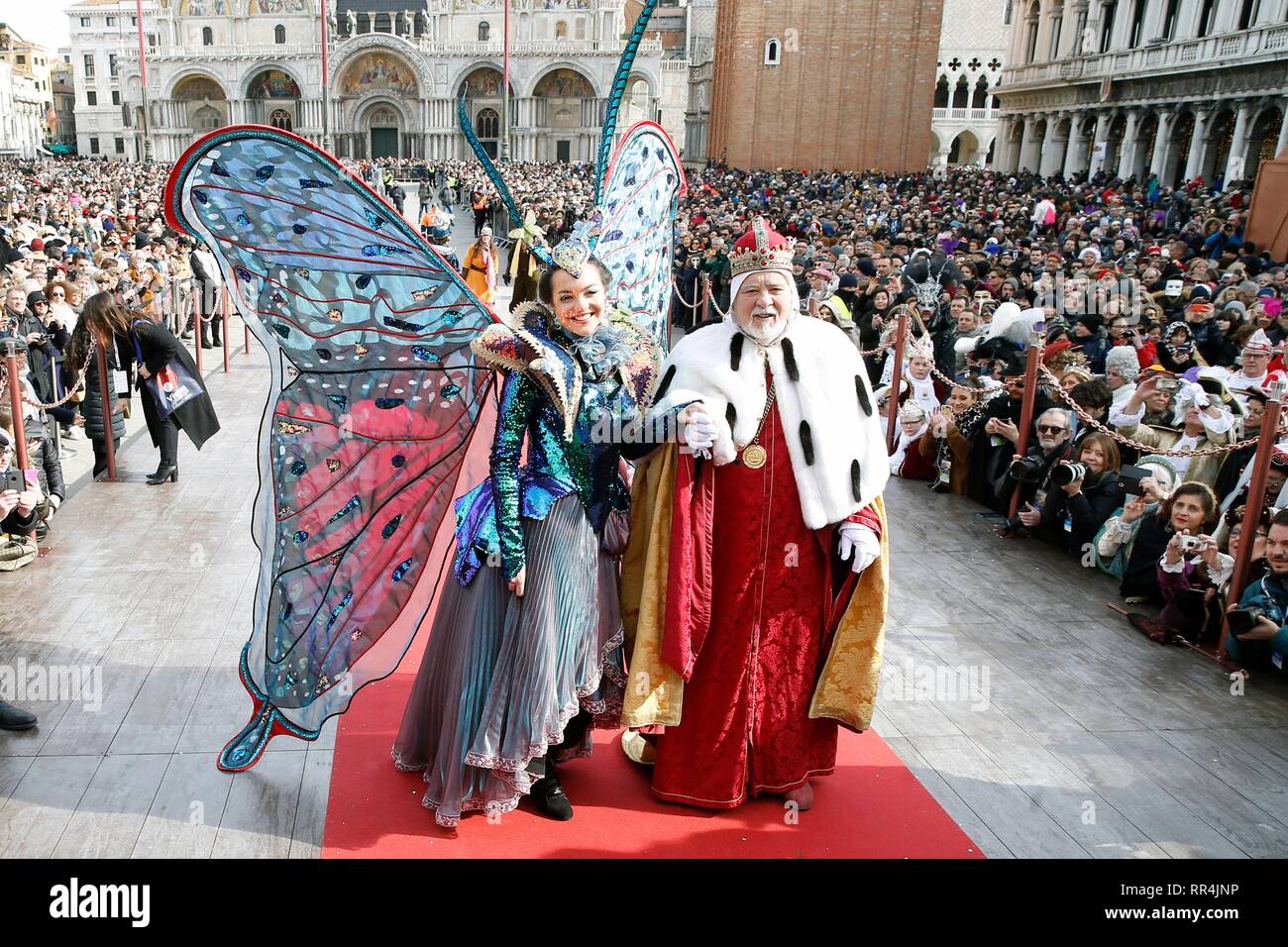 Venice, Italy. 24th February, 2019. Venezia, Italy News Venice Carnival - Angel's flight In the photo: Piazza San Marco, Angel's flight Erika Chia Credit: LaPresse/Alamy Live News Stock Photo