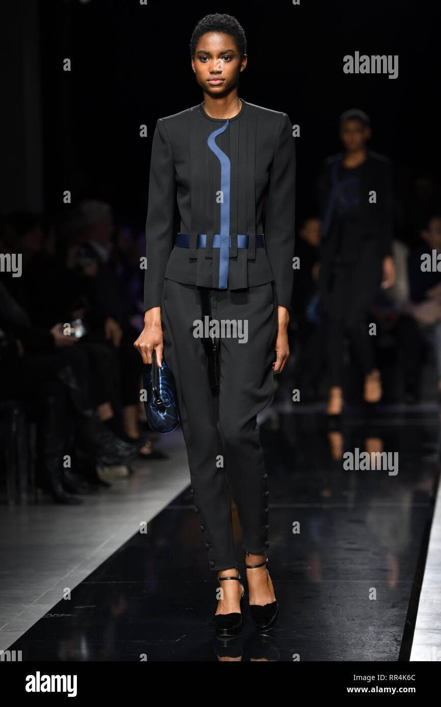 Armani Fall Fashion Week Sfilata Armani Autunno Inverno 2022
