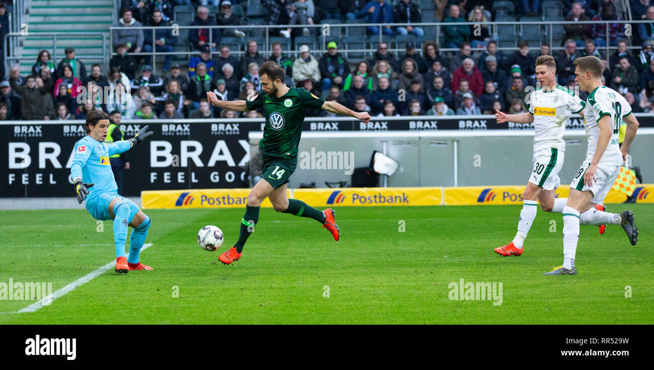 sports, football, Bundesliga, 2018/2019, Borussia Moenchengladbach vs VfL  Wolfsburg 0-3, Stadium Borussia Park, scene of the match, 0-2 goal,  f.l.t.r. keeper Yann Sommer (MG), goal scorer Admir Mehmedi (Wolfsburg),  Nico Elvedi (MG),
