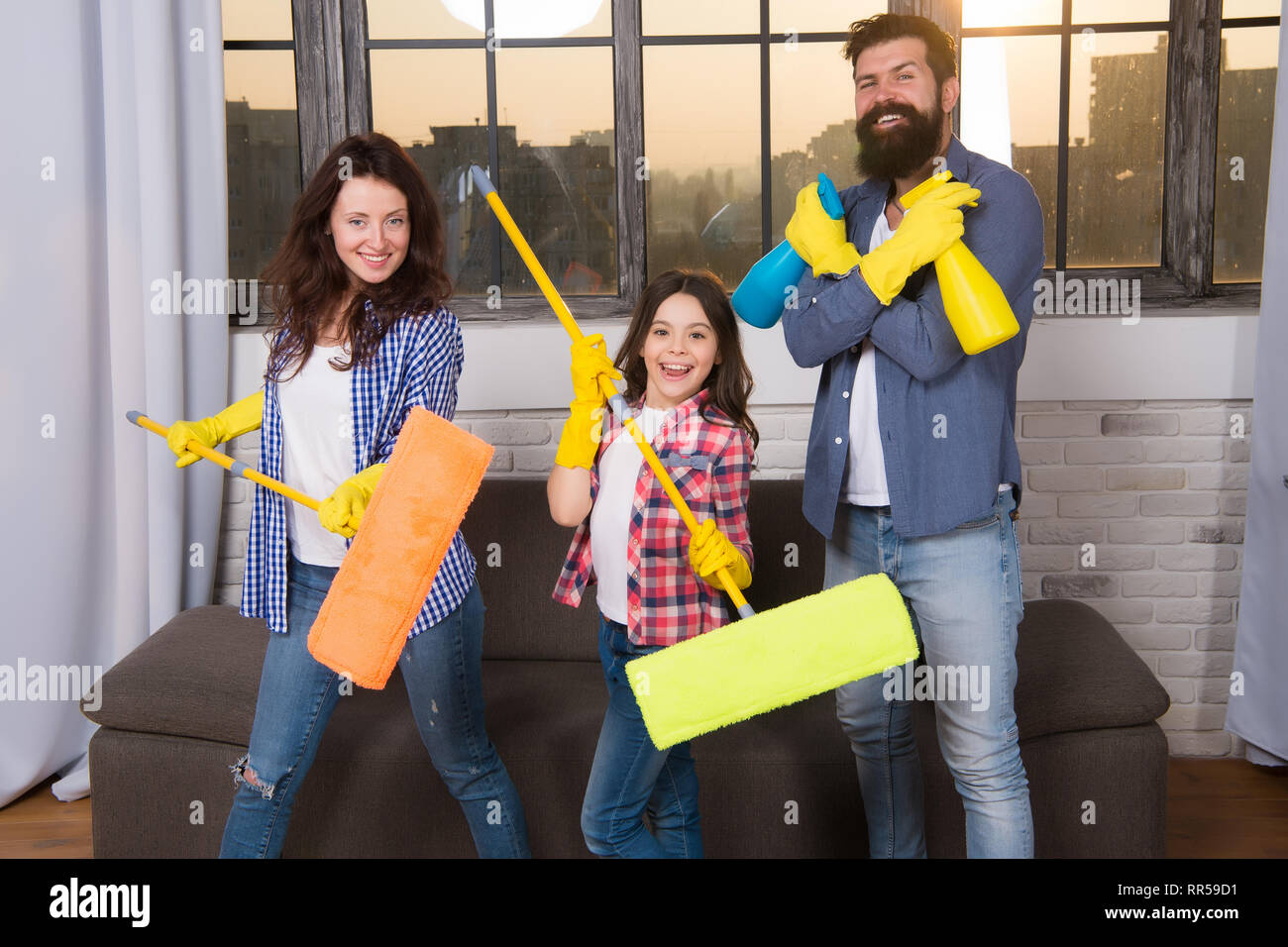 Expert house cleaning service you can trust. Family cleaning house