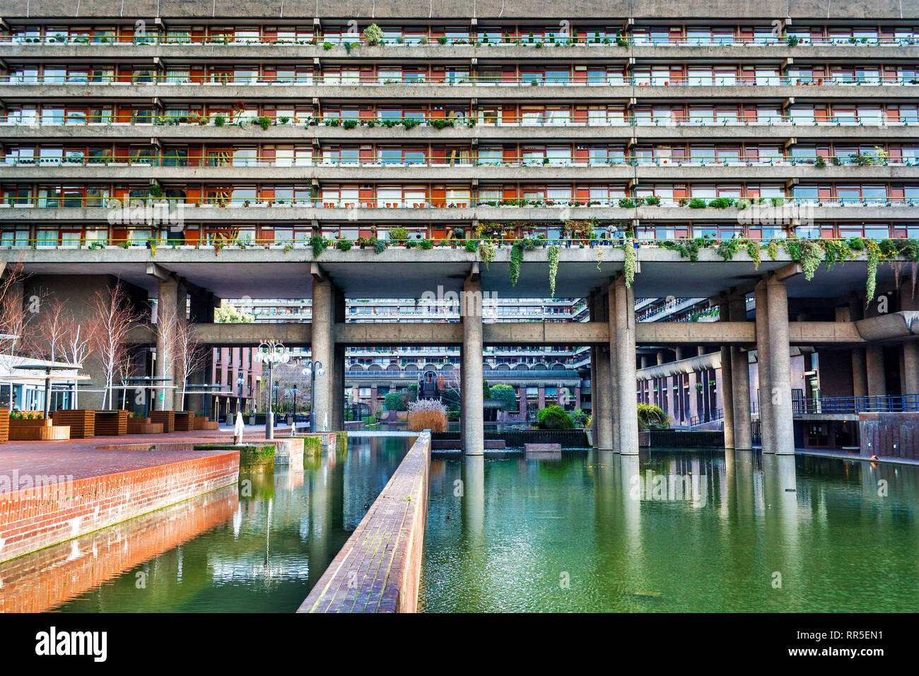 Barbican Estate in London (England Stock Photo Alamy