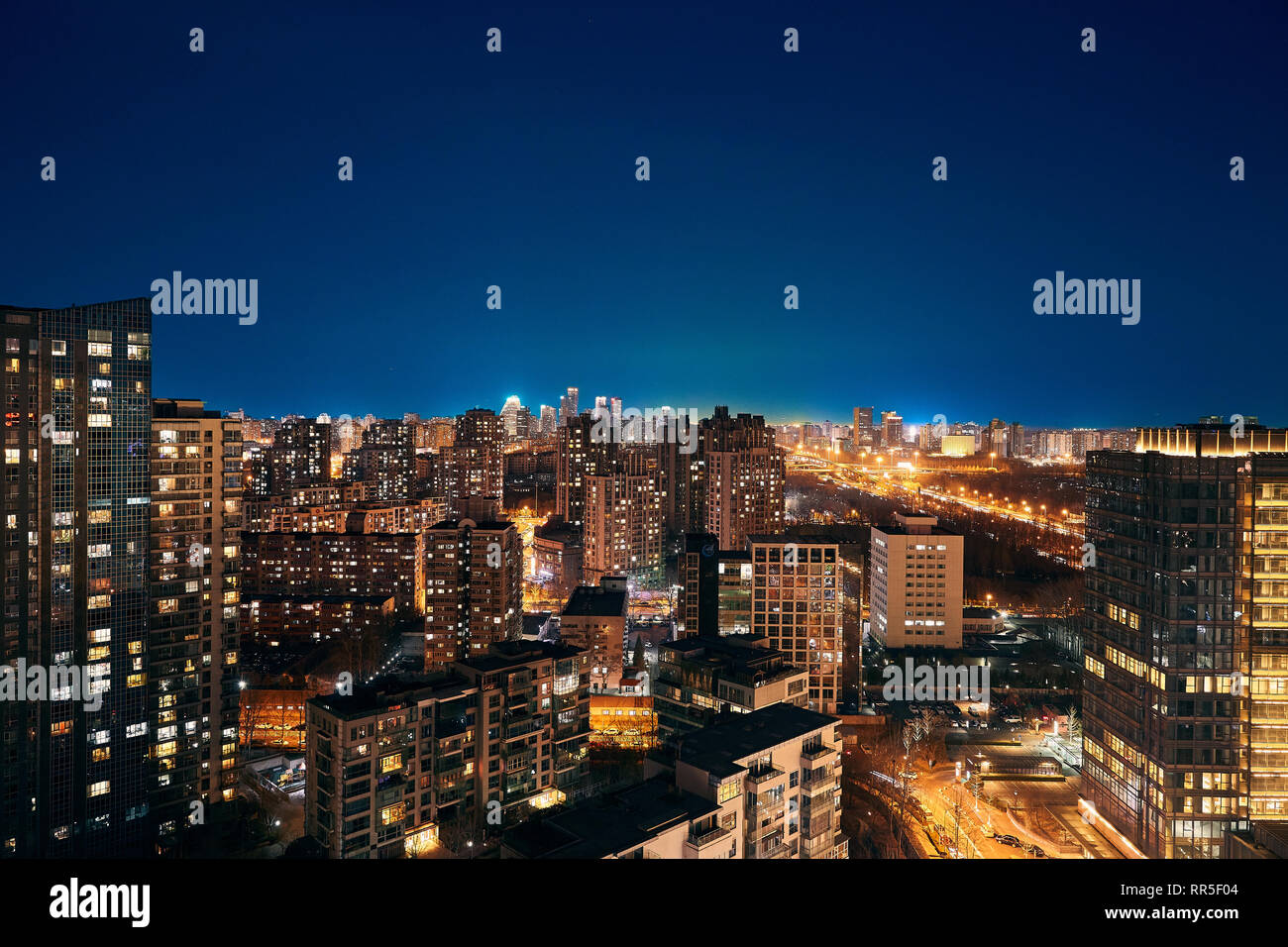 Chinese apartment buildings hi-res stock photography and images - Alamy - Gated Apartment Buildings In Beijing
