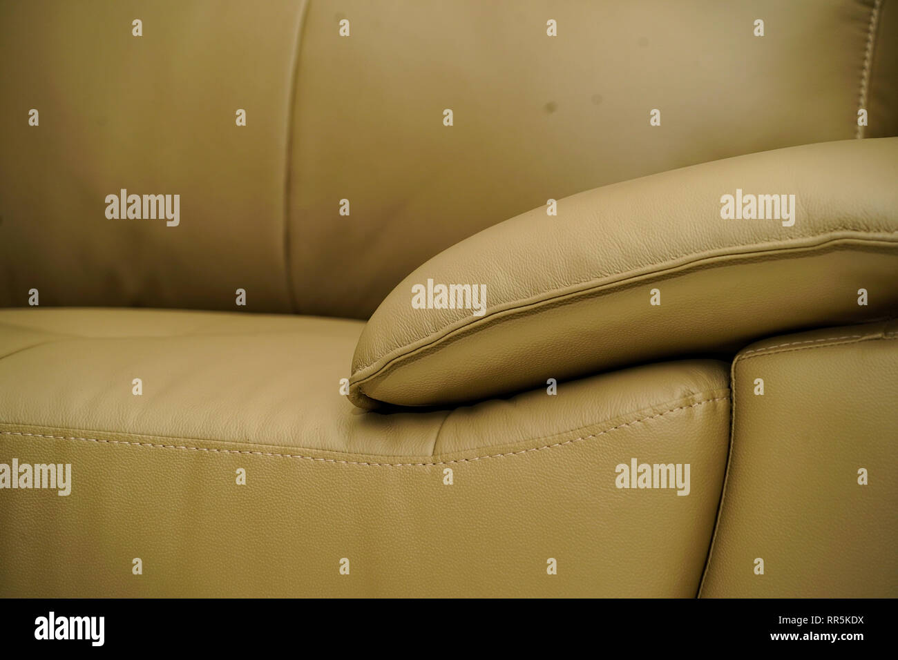 Leather chesterfield sofa room hires stock photography and images Alamy