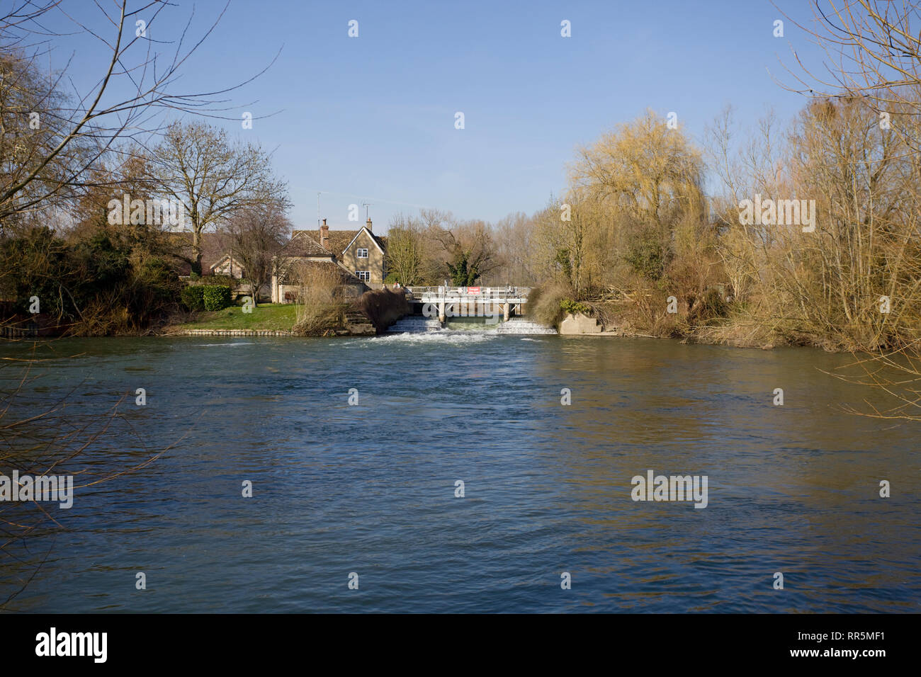Buscot weir and pool on the river Thames Stock Photo - Alamy