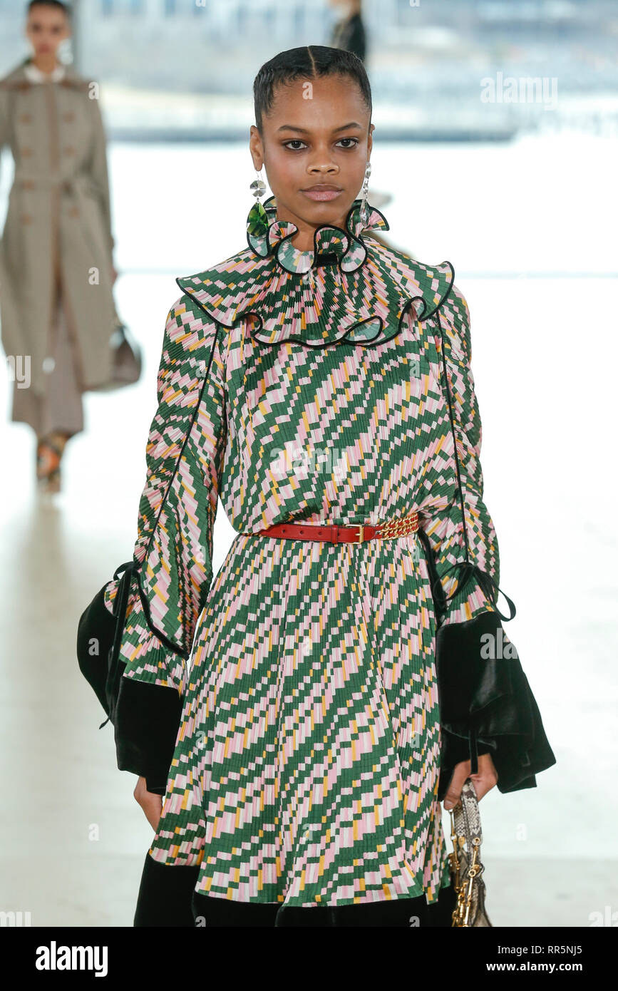 tory burch runway 2019