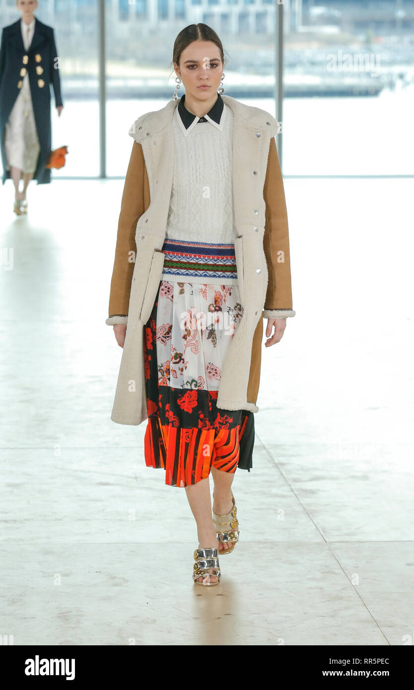 Tory sport top fall 2019