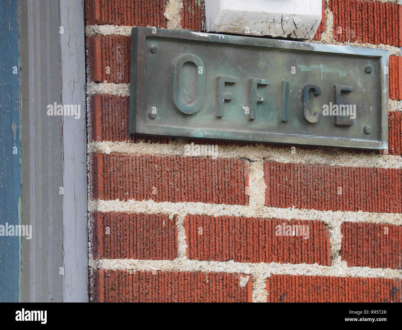Sign R Ofce Office sign against brick building hi-res stock photography and images ...