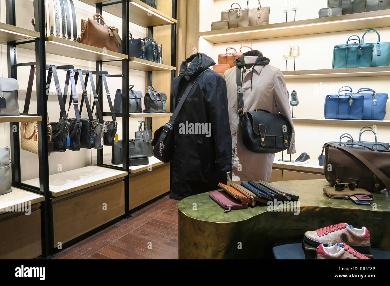 685 fifth avenue hires stock photography and images Alamy