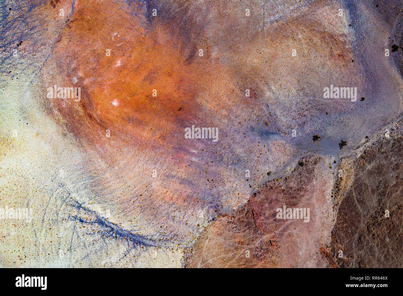 abstrakte Luftaufnahme der mineralienhaltigen Erdoberflaeche der Atacama Wueste. Stock Photo