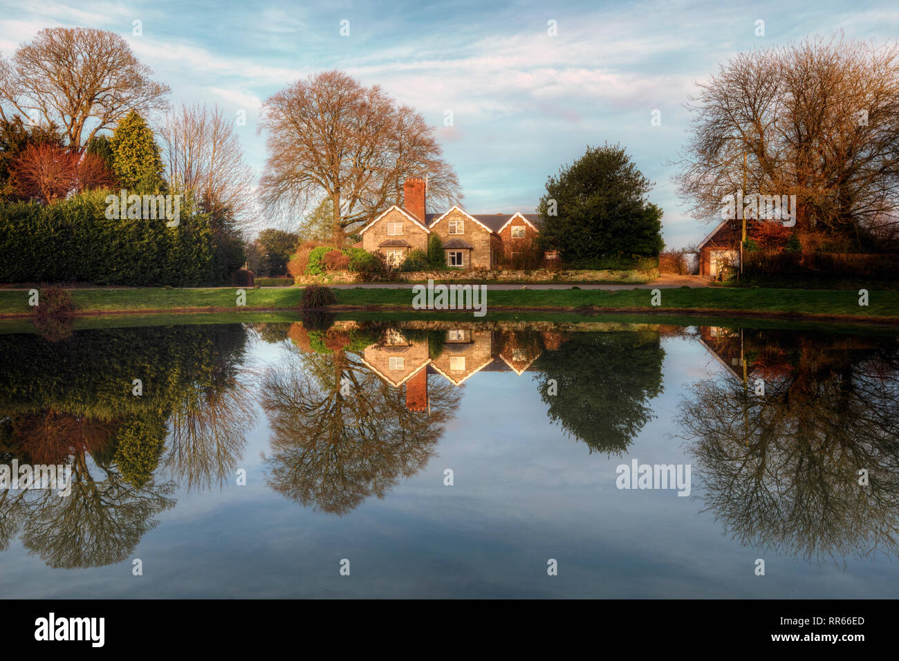 Ashmore dorfteich hires stock photography and images Alamy