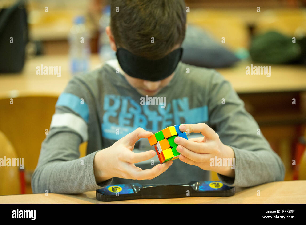 Speedcubing hi-res stock photography and images - Alamy