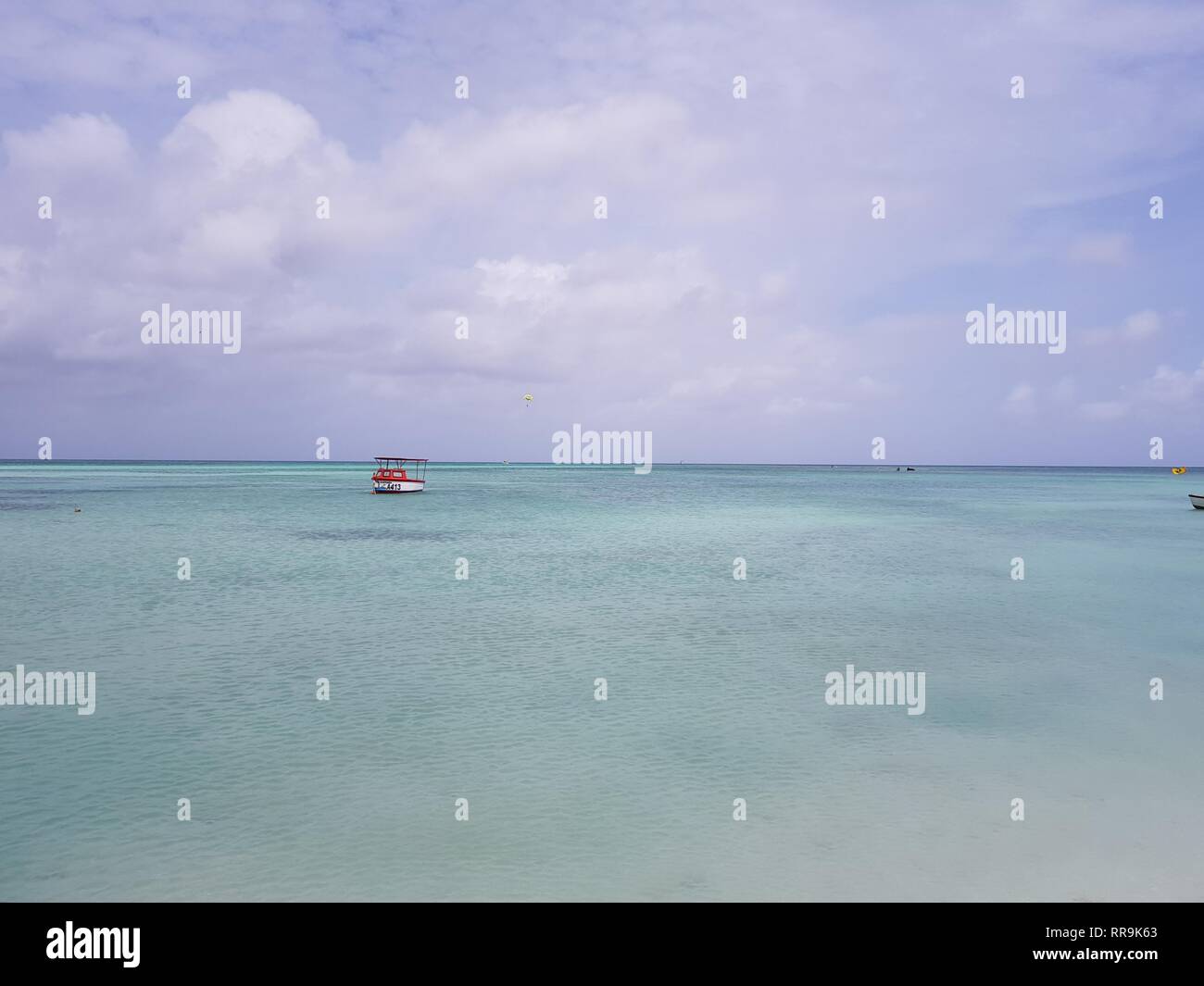 Family at beach caribbean hi-res stock photography and images - Alamy