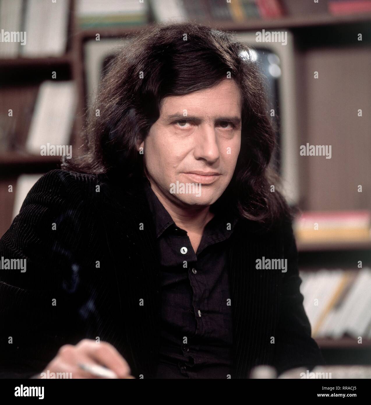 LITERARISCHES COLLOQUIUM / Autor GASTON SALVATORE, Sendung im ZDF, Januar 1974. Grimm614 / Überschrift: LITERARISCHES  COLLOQUIUM Stock Photo