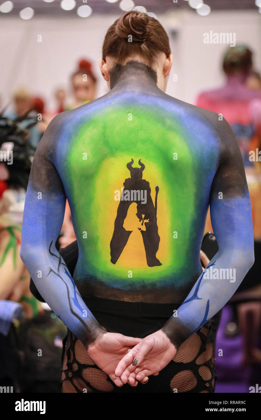 Body Painted Model High Resolution Stock Photography And Images Alamy