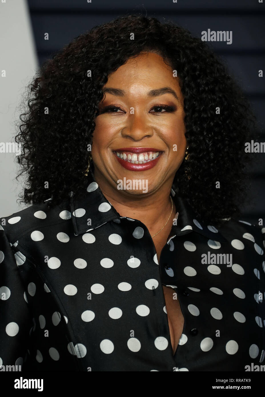 BEVERLY HILLS, LOS ANGELES, CA, USA - FEBRUARY 24: Shonda Rhimes arrives at the 2019 Vanity Fair Oscar Party held at the Wallis Annenberg Center for the Performing Arts on February 24, 2019 in Beverly Hills, Los Angeles, California, United States. (Photo by Xavier Collin/Image Press Agency) Stock Photo