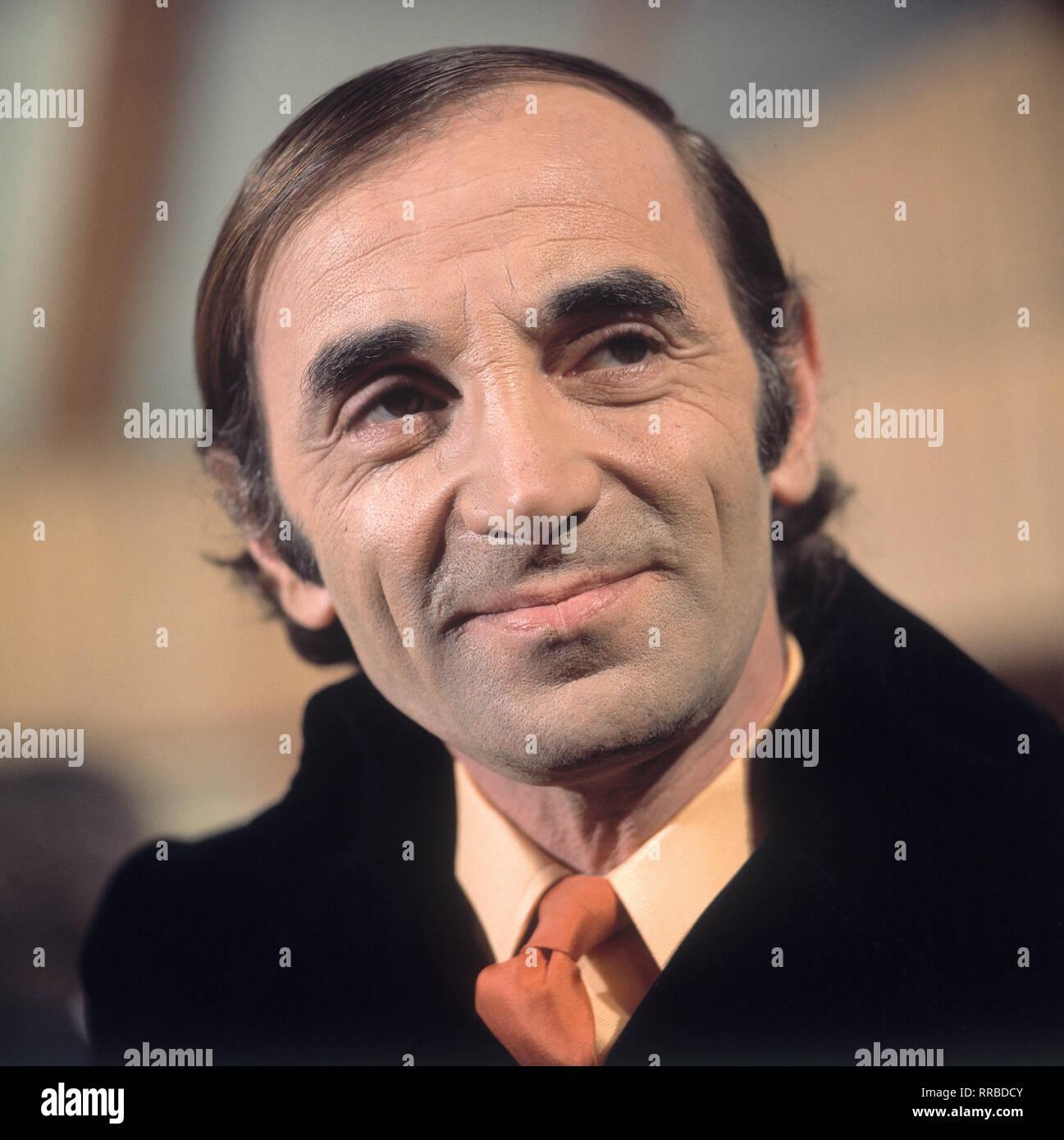 CHARLES AZNAVOUR / CHARLES AZNAVOUR, 70er Jahre. / Überschrift: CHARLES ...