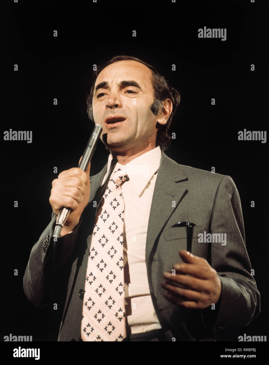 CHARLES AZNAVOUR (1970s) / Überschrift: CHARLES AZNAVOUR Stock Photo ...