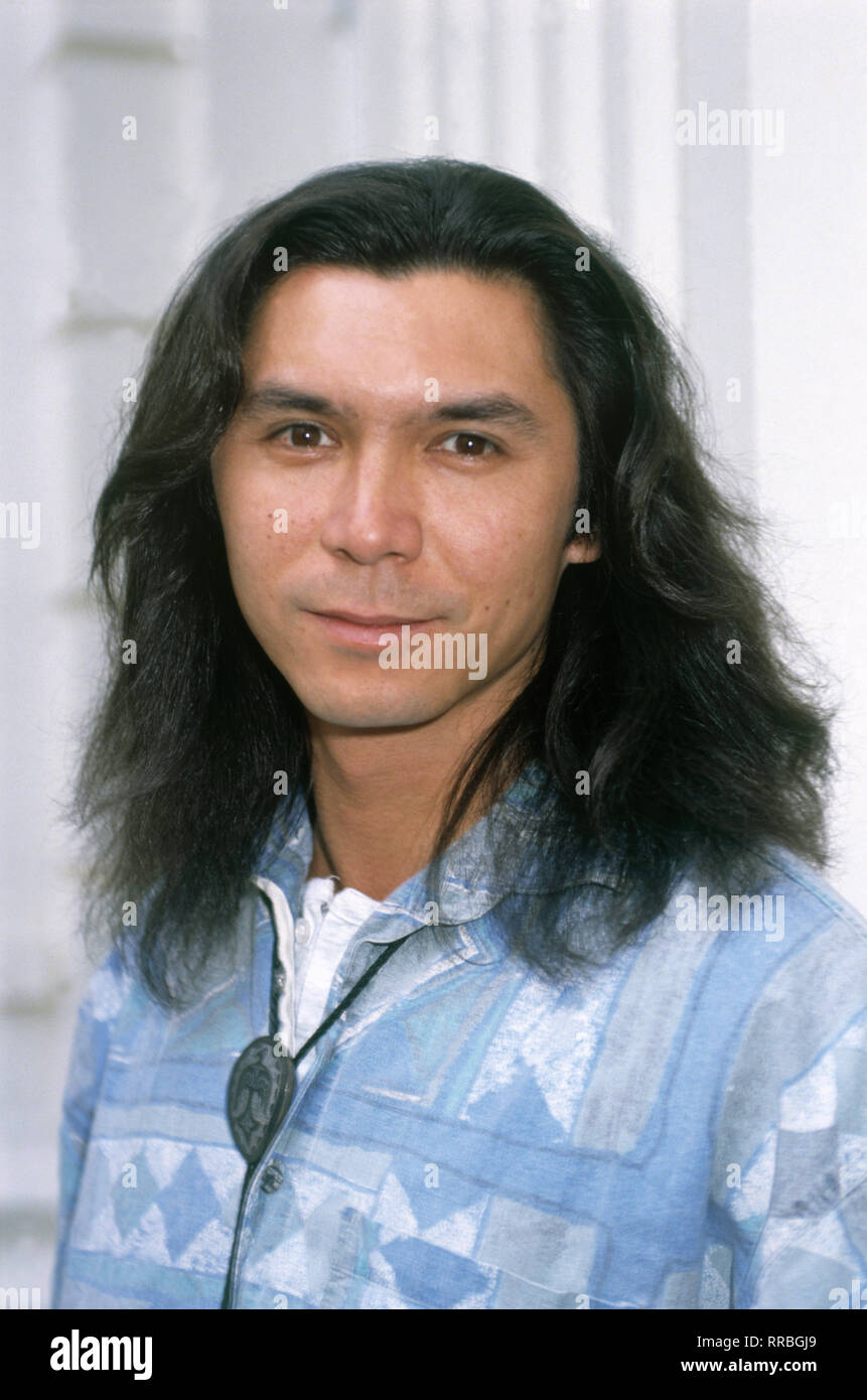 Lou diamond phillips hi-res stock photography and images - Alamy