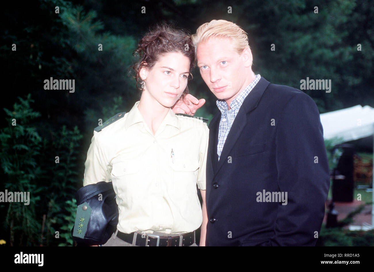 GEGEN DEN STROM - Jenny Maßmann (BIBIANE BEGLAU) und Stefan Bregert ( BEN BECKER). Regie: Throsten Näter / Überschrift: GEGEN DEN STROM / BRD 1996 Stock Photo