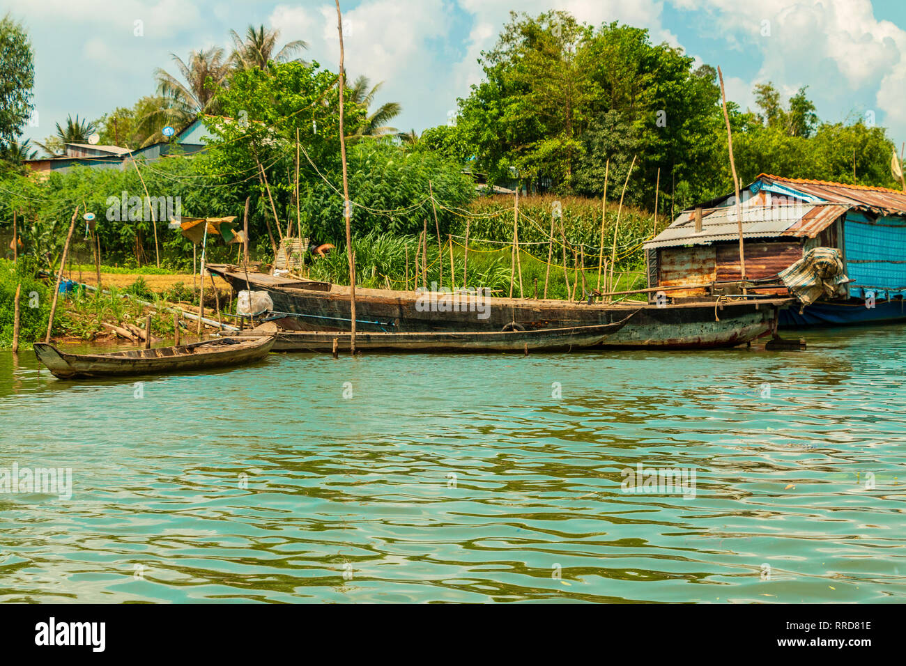 Daily life in Vietnamese floating villages in Tan Chau,, An Giang ...