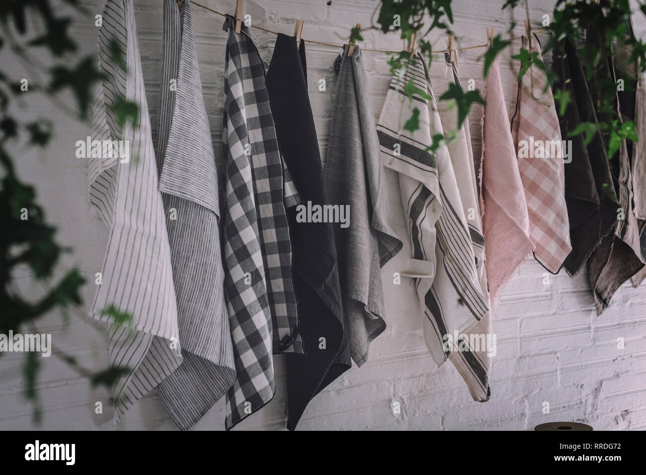 Dish cloths hi-res stock photography and images - Alamy