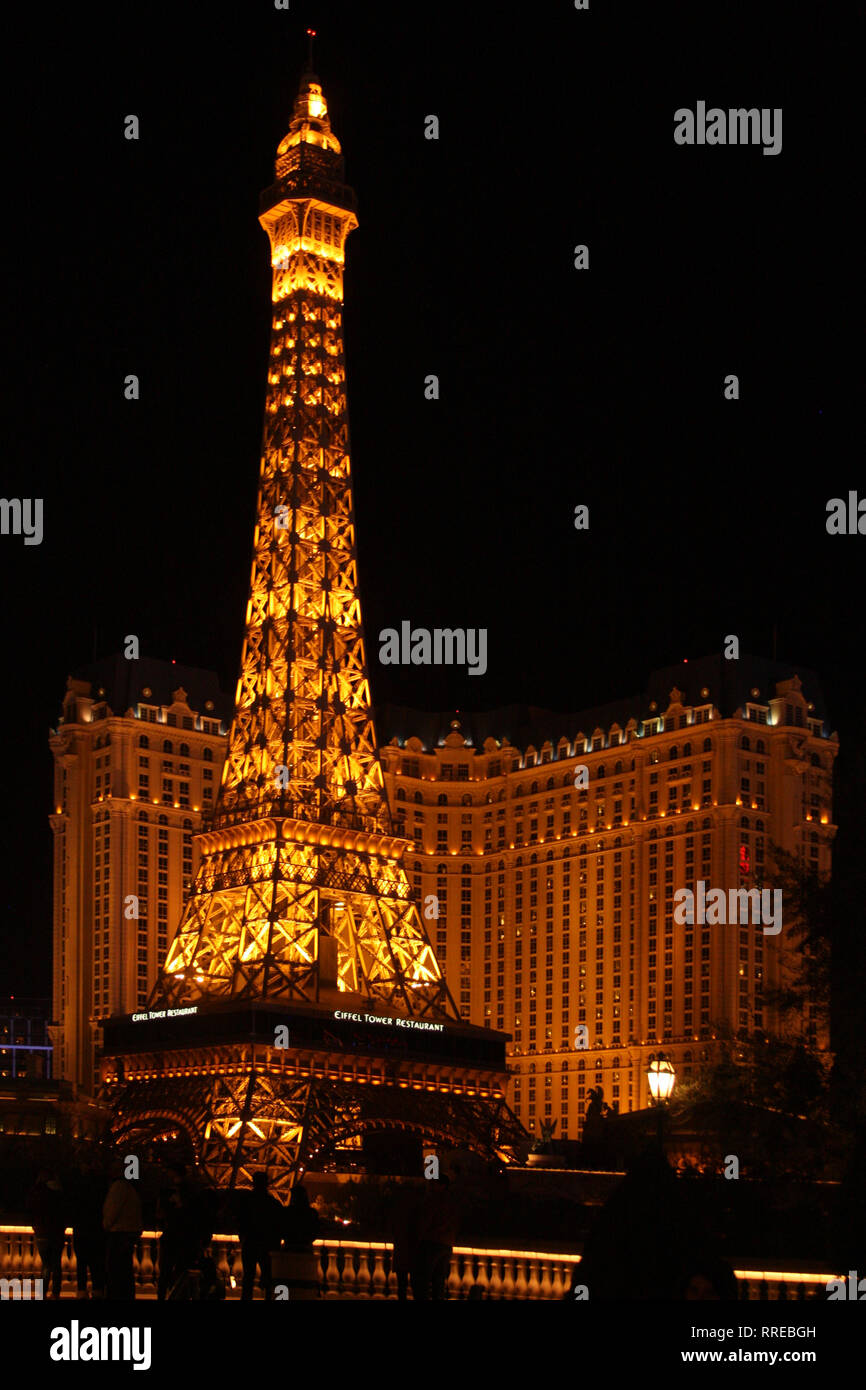 850+ Eiffel Tower Restaurant Stock Photos, Pictures & Royalty-Free