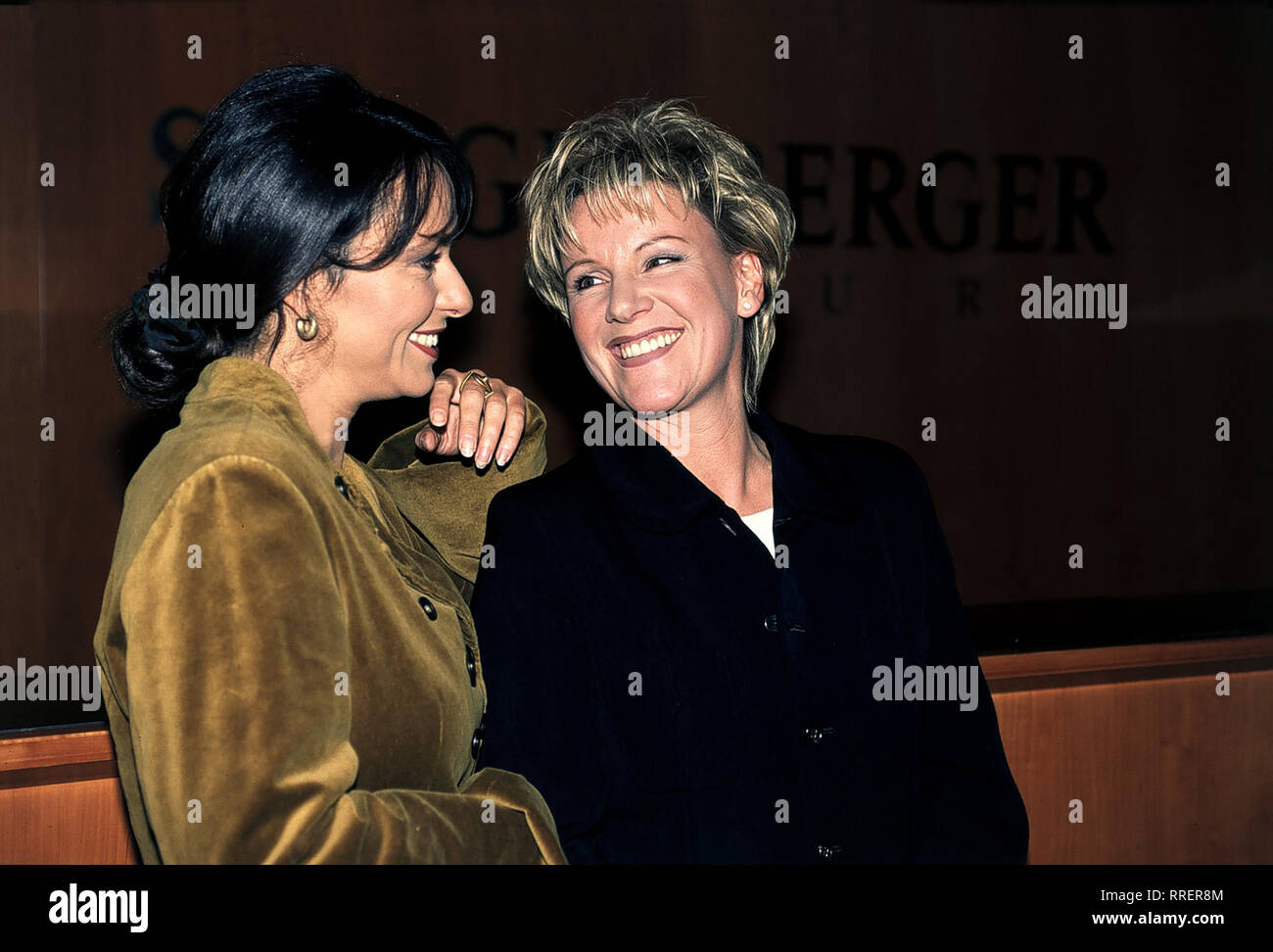 GIRL FRIENDS - FREUNDSCHAFT MIT HERZ- Endlich ist die Freundschaft ...