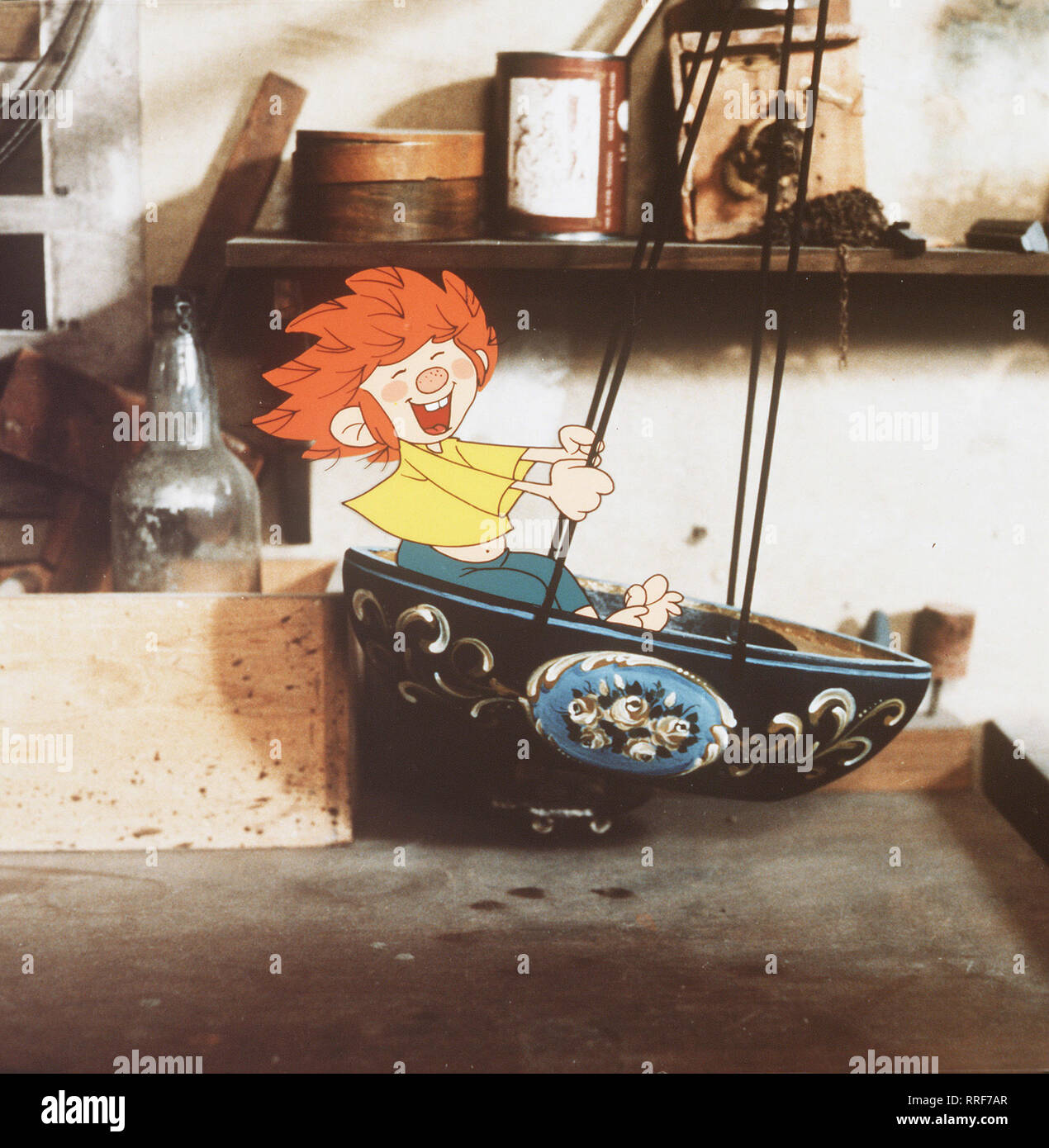 MEISTER EDER UND SEIN PUMUCKL / Die geheimnisvolle Schaukel / PUMUCKL  schaukelt / EM-0-55288 / , 02DFAPumuck2 / Überschrift: MEISTER EDER UND  SEIN PUMUCKL / BRD 1988 Stock Photo - Alamy