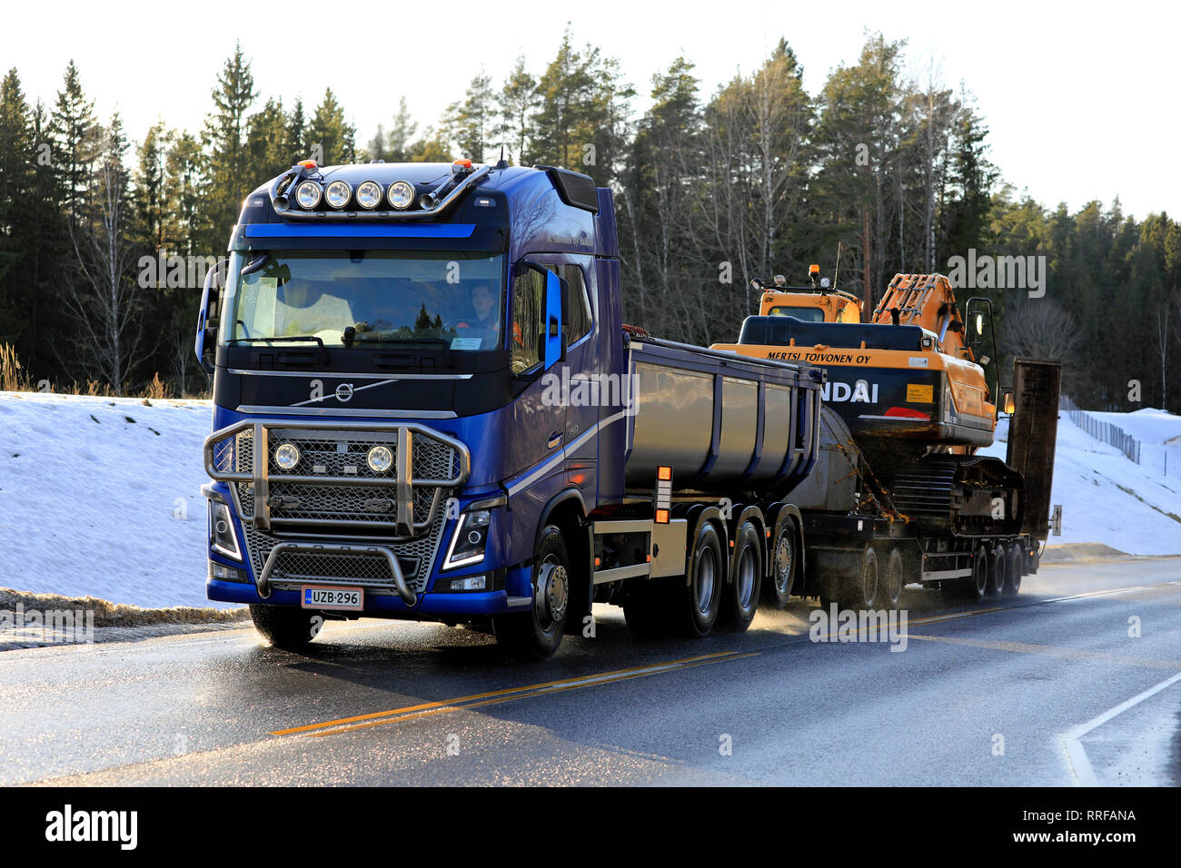 Volvo fmx hi-res stock photography and images - Alamy