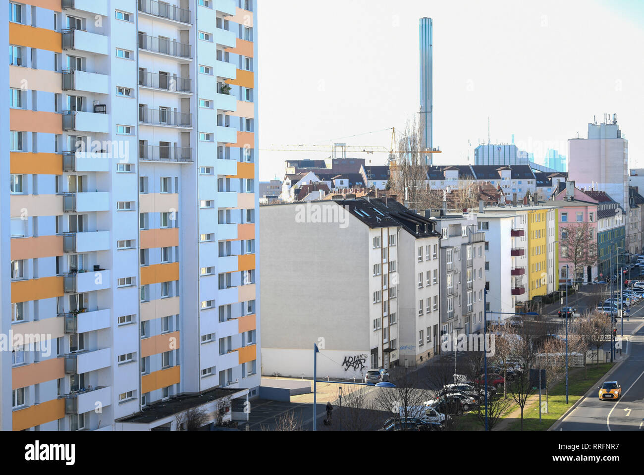 25 February 2019, Hessen, Offenbach/Main: View on a row of houses at the Offenbacher Nordring. The municipality plans to raise the property tax by almost 400 points to almost 1000. The planned tax rate would thus be by far the highest in the larger Hessian cities. Citizens have announced resistance to the increase. (to dpa 'Massive tax increase in Offenbach - federation demands savings' of 26.02.2019) Photo: Arne Dedert/dpa Stock Photo