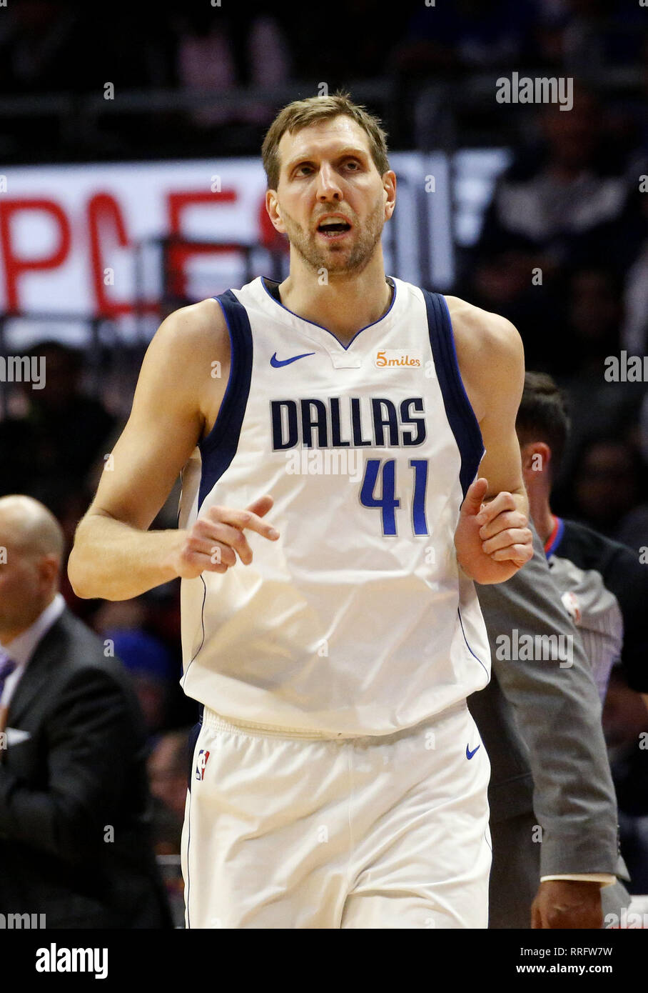 dirk nowitzki dog jersey