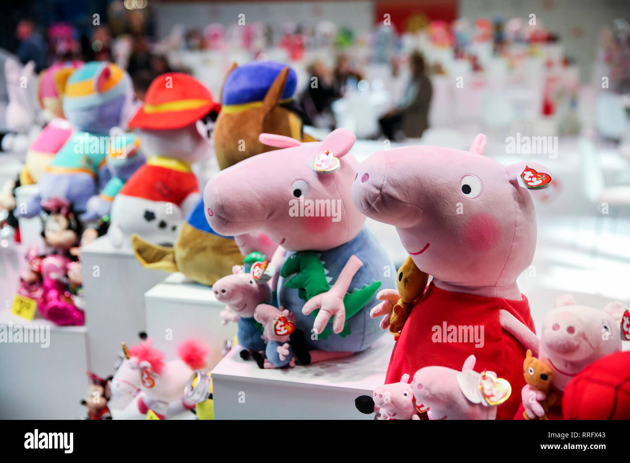 (190226) -- BEIJING, Feb. 26, 2019 (Xinhua) -- Stuffed toys are seen at the booth of Ty Inc. during the 116th Annual North American International Toy Fair at the Jacob K. Javits Convention Center in New York, the United States, on Feb. 19, 2019. (Xinhua/Wang Ying) Stock Photo