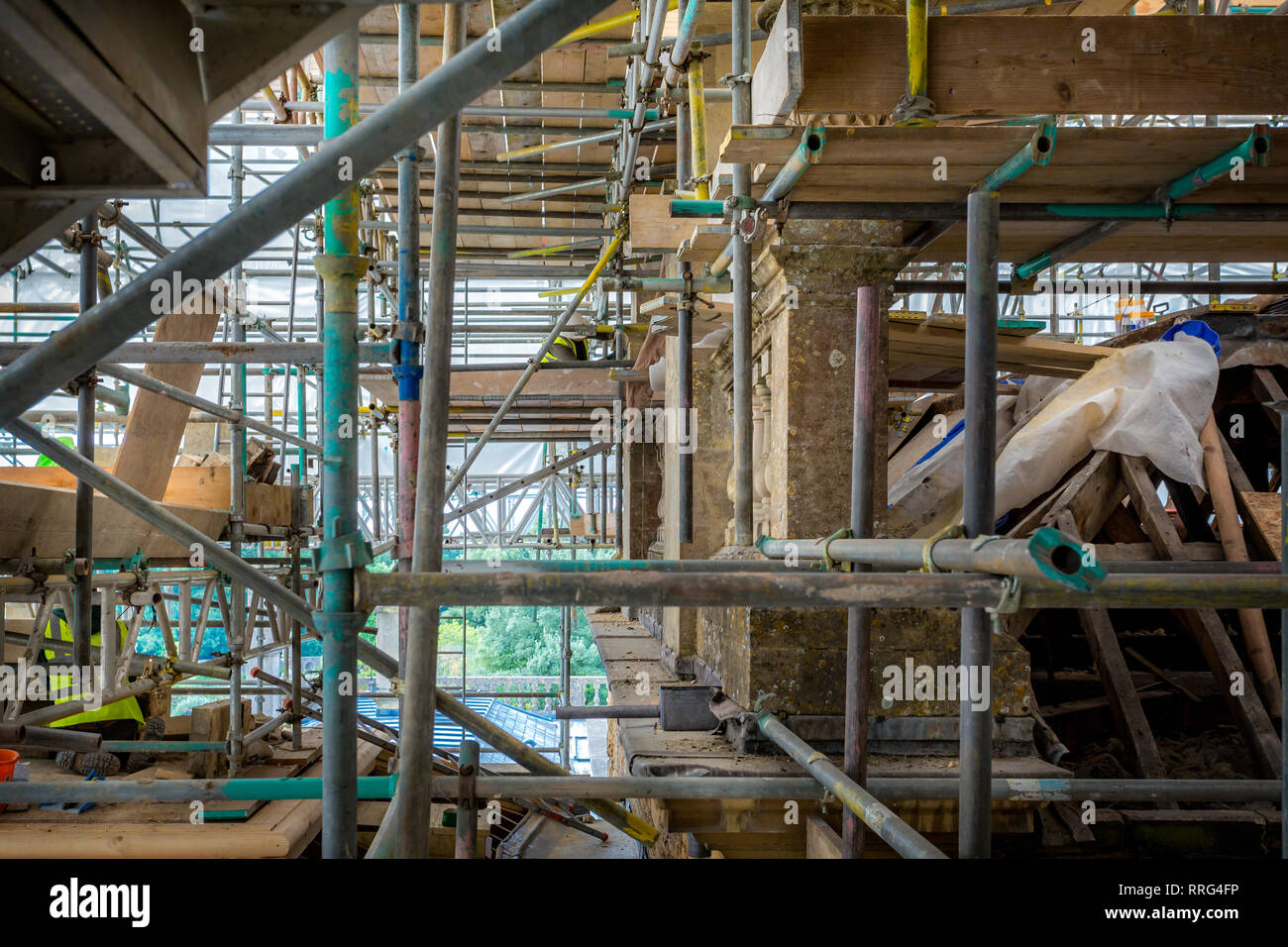 Complex network of scaffolding hi-res stock photography and images - Alamy
