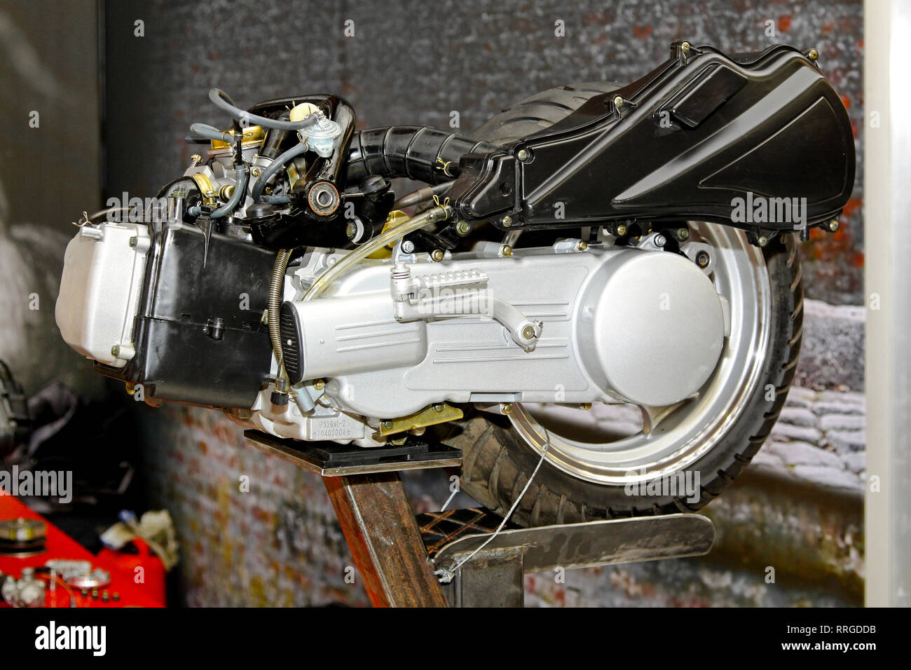 Scooter engine hires stock photography and images Alamy