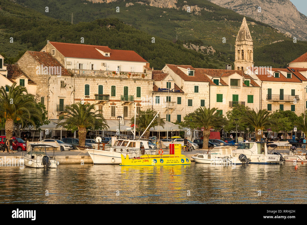 Submarine tourism hi-res stock photography and images - Alamy