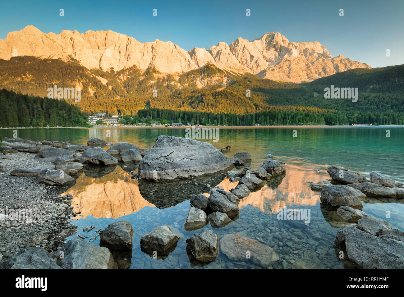 Eibsee Lake, Eibsee Hotel and Wettersteingebirge Mountains, near ...