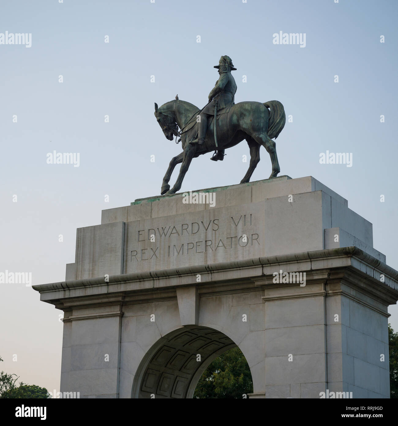 Statue of Edward VII, Victoria Memorial, Kolkata, West Bengal, India ...